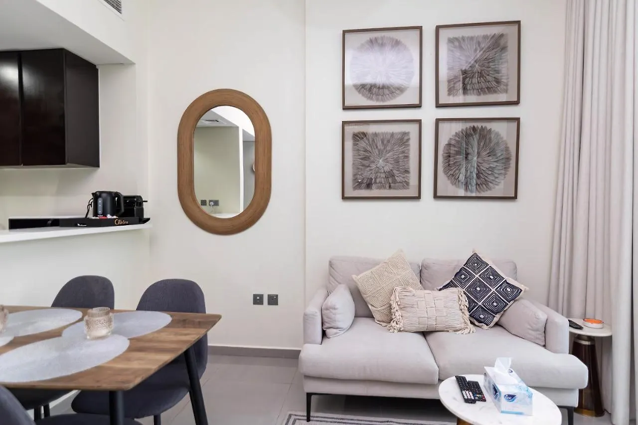 Citihome- 1Br Business Bay Close To Metro Dubai Apartment