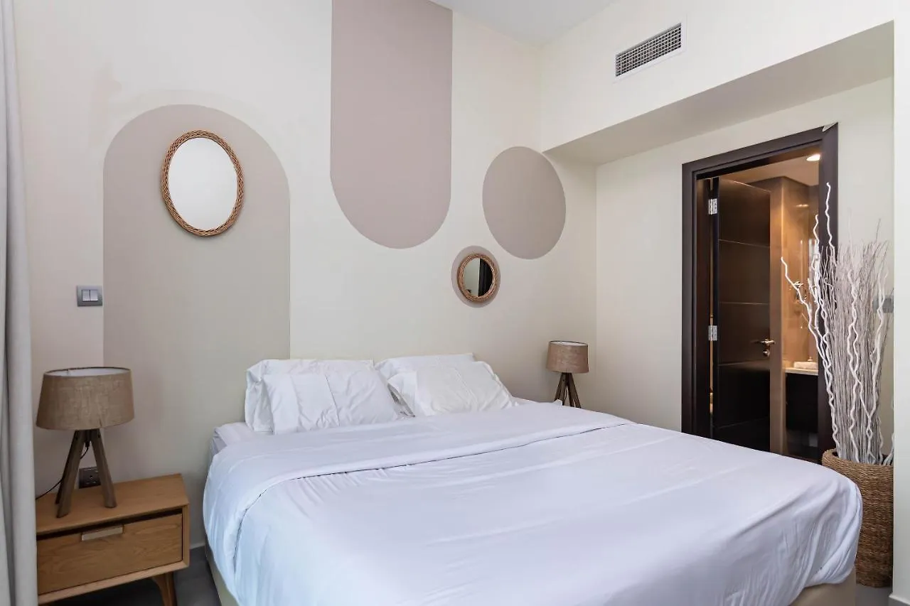 Citihome- 1Br Business Bay Close To Metro Dubai Apartment